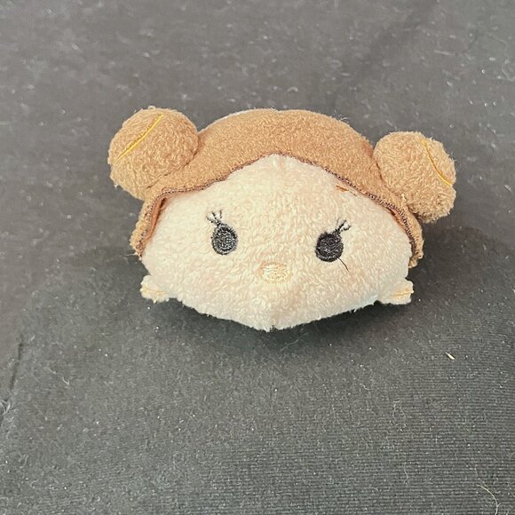Disney Tsum Tsum Stuffed Star Wars Princess Leia 3.5" Mini Plush - Picture 2 of 3